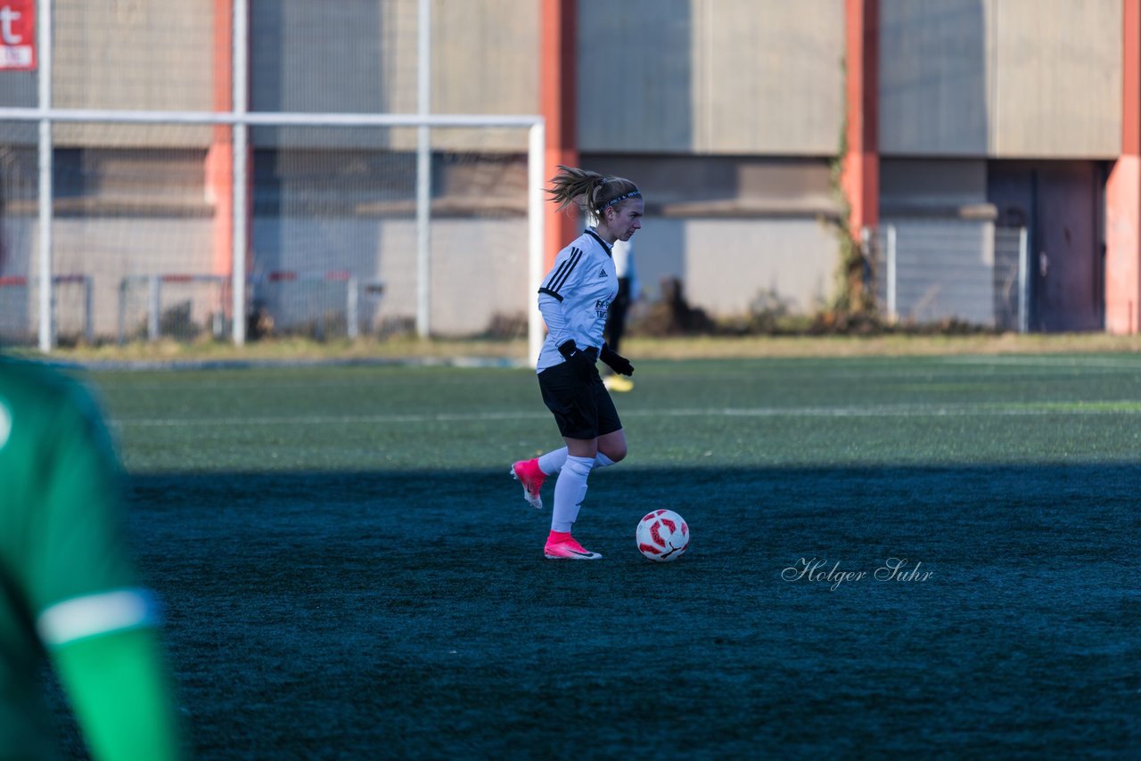 Bild 112 - Frauen SG Holstein Sued - SV Gruenweiss-Siebenbaeumen : Ergebnis: 0:2